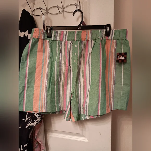 Dressed In Lala Shorts - Picture 2 of 4